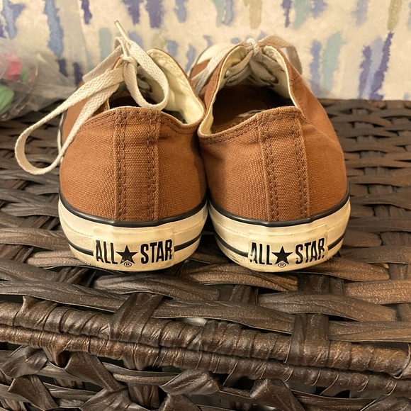 Converse All Star shoes (brown). Like new! Size 9.5 - Picture 2 of 4